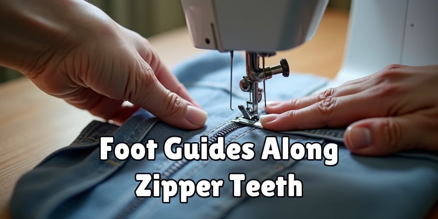 Foot Guides Along Zipper Teeth