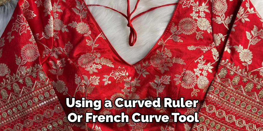 Using a Curved Ruler 
Or French Curve Tool